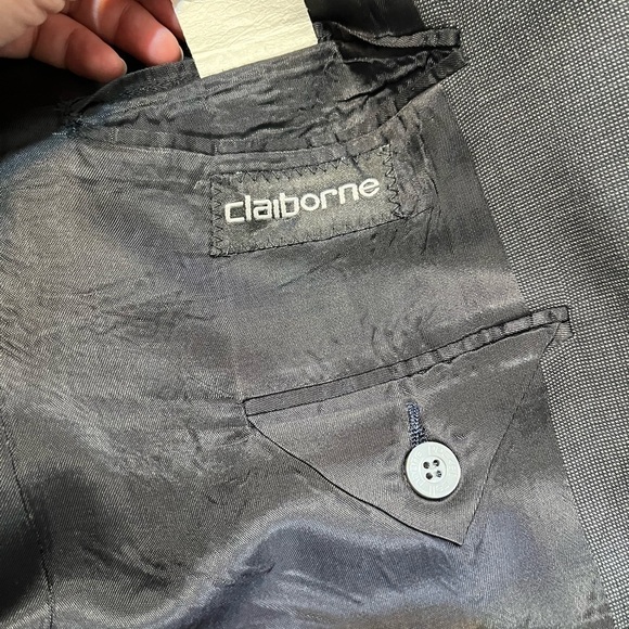 Gray Claiborne Men’s Suit- Size 35 - Picture 7 of 9